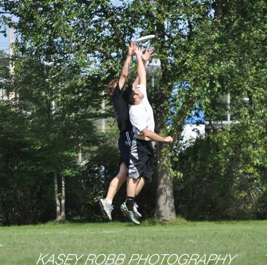 Ultimate Frisbee jumping